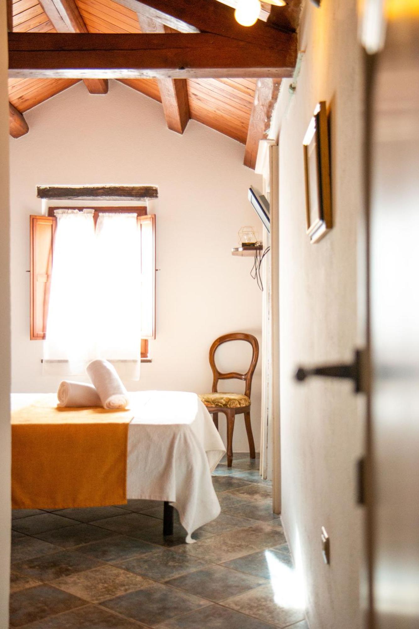 S'Ammentu House 호텔 보사 외부 사진