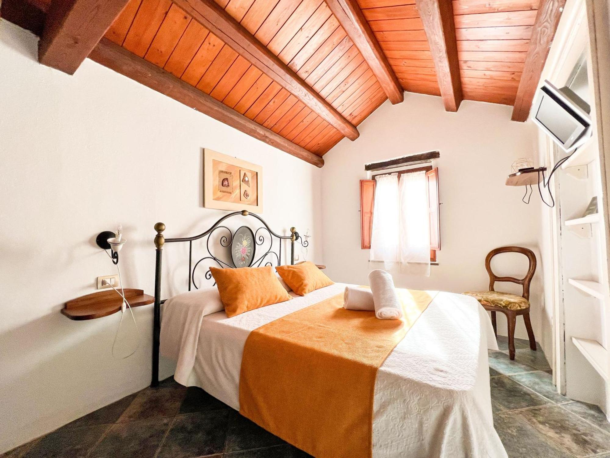 S'Ammentu House 호텔 보사 외부 사진